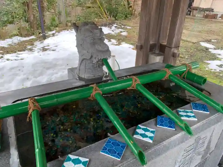 藤島神社(贈正一位新田義貞公之大宮)の手水舎