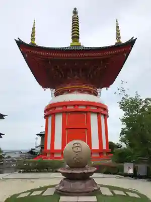 八浄寺の{uncategorized: "未分類", other: "その他", undefined: "問題あり", building: "その他建物", grave: "お墓", sacred_gate: "鳥居", guardian: "狛犬", statue: "像", buddha: "仏像", history: "歴史", nature: "自然", garden: "庭園", animal: "動物", pagoda: "塔", temizu: "手水舎", mountain_gate: "山門・神門", sanctuary: "本殿・本堂", subordinate: "末社・摂社", art: "芸術", scenery: "景色", jizo: "地蔵", ema: "絵馬", goshuin: "御朱印", omikuji: "おみくじ", items: "授与品その他", amulet: "お守り", goshuincho: "御朱印帳", eats: "食事", festival: "お祭り", votive_dance: "神楽", shichigosan: "七五三参", wedding: "結婚式", experience: "体験その他", initially: "初詣", around: "周辺", anti_infection: "感染症対策"}