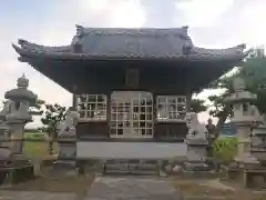 神明社の本殿