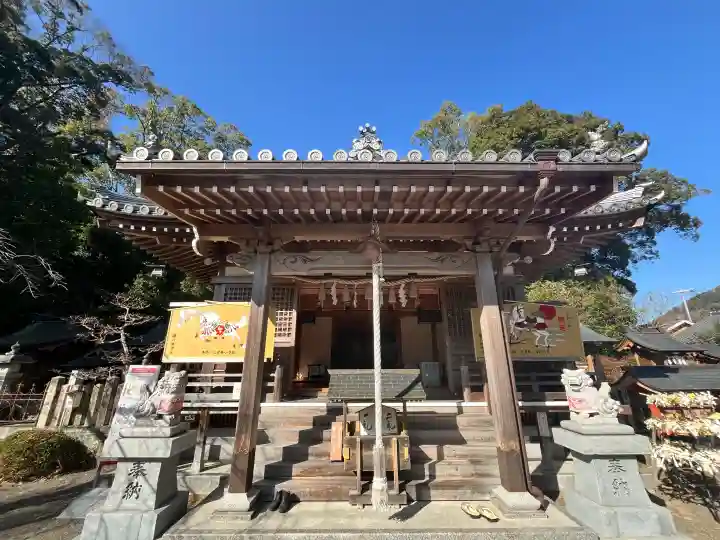 芳養八幡神社の{uncategorized: "未分類", other: "その他", undefined: "問題あり", building: "その他建物", grave: "お墓", sacred_gate: "鳥居", guardian: "狛犬", statue: "像", buddha: "仏像", history: "歴史", nature: "自然", garden: "庭園", animal: "動物", pagoda: "塔", temizu: "手水舎", mountain_gate: "山門・神門", sanctuary: "本殿・本堂", subordinate: "末社・摂社", art: "芸術", scenery: "景色", jizo: "地蔵", ema: "絵馬", goshuin: "御朱印", omikuji: "おみくじ", items: "授与品その他", amulet: "お守り", goshuincho: "御朱印帳", eats: "食事", festival: "お祭り", votive_dance: "神楽", shichigosan: "七五三参", wedding: "結婚式", experience: "体験その他", initially: "初詣", around: "周辺", anti_infection: "感染症対策"}