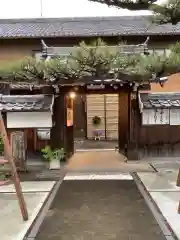 妙海寺の山門