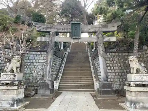 品川神社の{uncategorized: "未分類", other: "その他", undefined: "問題あり", building: "その他建物", grave: "お墓", sacred_gate: "鳥居", guardian: "狛犬", statue: "像", buddha: "仏像", history: "歴史", nature: "自然", garden: "庭園", animal: "動物", pagoda: "塔", temizu: "手水舎", mountain_gate: "山門・神門", sanctuary: "本殿・本堂", subordinate: "末社・摂社", art: "芸術", scenery: "景色", jizo: "地蔵", ema: "絵馬", goshuin: "御朱印", omikuji: "おみくじ", items: "授与品その他", amulet: "お守り", goshuincho: "御朱印帳", eats: "食事", festival: "お祭り", votive_dance: "神楽", shichigosan: "七五三参", wedding: "結婚式", experience: "体験その他", initially: "初詣", around: "周辺", anti_infection: "感染症対策"}
