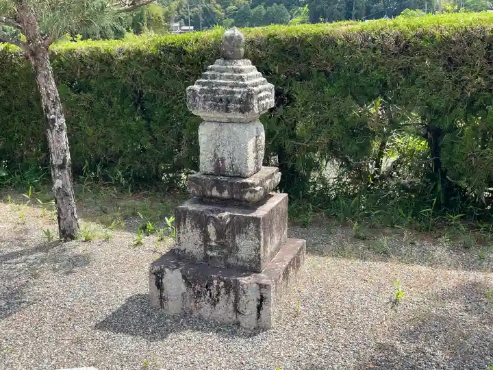 恵心寺の{uncategorized: "未分類", other: "その他", undefined: "問題あり", building: "その他建物", grave: "お墓", sacred_gate: "鳥居", guardian: "狛犬", statue: "像", buddha: "仏像", history: "歴史", nature: "自然", garden: "庭園", animal: "動物", pagoda: "塔", temizu: "手水舎", mountain_gate: "山門・神門", sanctuary: "本殿・本堂", subordinate: "末社・摂社", art: "芸術", scenery: "景色", jizo: "地蔵", ema: "絵馬", goshuin: "御朱印", omikuji: "おみくじ", items: "授与品その他", amulet: "お守り", goshuincho: "御朱印帳", eats: "食事", festival: "お祭り", votive_dance: "神楽", shichigosan: "七五三参", wedding: "結婚式", experience: "体験その他", initially: "初詣", around: "周辺", anti_infection: "感染症対策"}