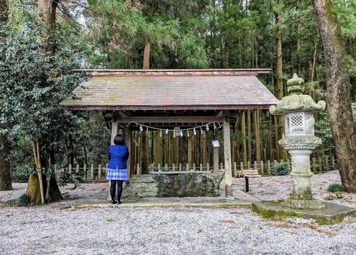 賀毛神社の手水舎
