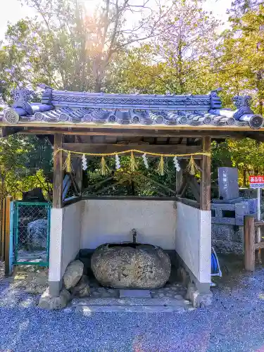 日野神社の手水舎
