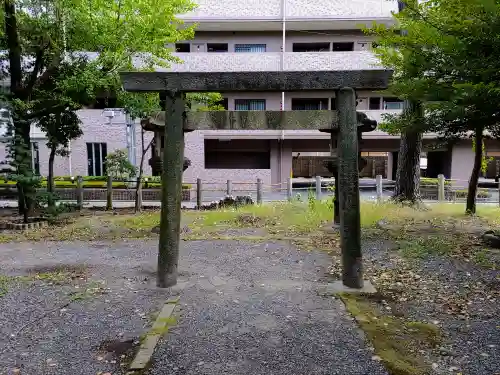 八劔社の鳥居