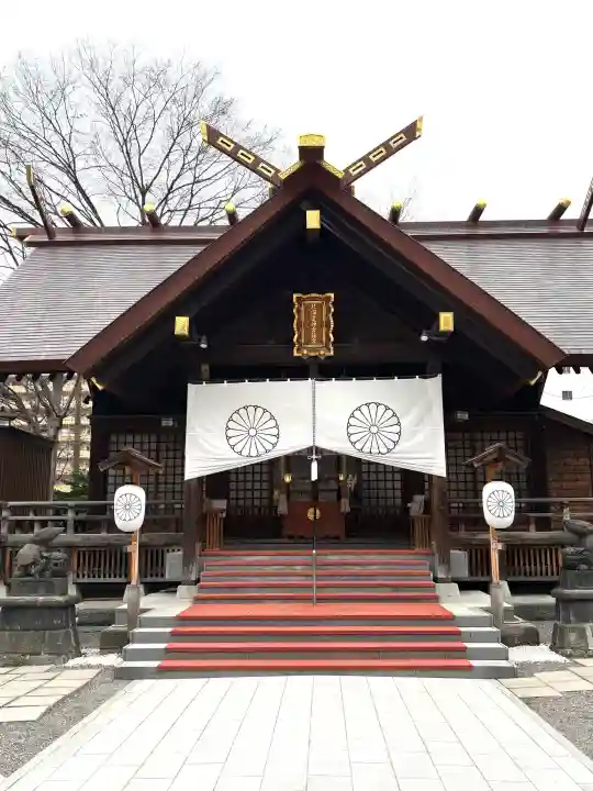 北海道神宮頓宮の{uncategorized: "未分類", other: "その他", undefined: "問題あり", building: "その他建物", grave: "お墓", sacred_gate: "鳥居", guardian: "狛犬", statue: "像", buddha: "仏像", history: "歴史", nature: "自然", garden: "庭園", animal: "動物", pagoda: "塔", temizu: "手水舎", mountain_gate: "山門・神門", sanctuary: "本殿・本堂", subordinate: "末社・摂社", art: "芸術", scenery: "景色", jizo: "地蔵", ema: "絵馬", goshuin: "御朱印", omikuji: "おみくじ", items: "授与品その他", amulet: "お守り", goshuincho: "御朱印帳", eats: "食事", festival: "お祭り", votive_dance: "神楽", shichigosan: "七五三参", wedding: "結婚式", experience: "体験その他", initially: "初詣", around: "周辺", anti_infection: "感染症対策"}