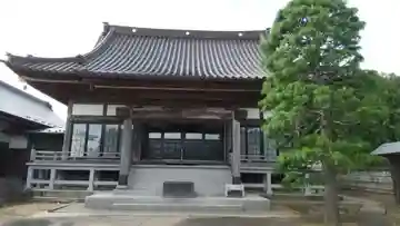 法円寺の本殿・本堂