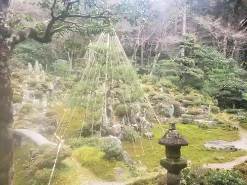 吸湖山　青岸寺の庭園