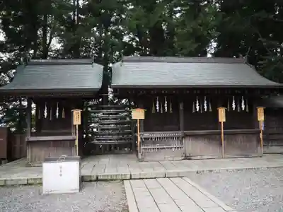 諏訪大社下社秋宮の末社・摂社