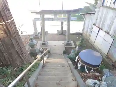 手白神社の{uncategorized: "未分類", other: "その他", undefined: "問題あり", building: "その他建物", grave: "お墓", sacred_gate: "鳥居", guardian: "狛犬", statue: "像", buddha: "仏像", history: "歴史", nature: "自然", garden: "庭園", animal: "動物", pagoda: "塔", temizu: "手水舎", mountain_gate: "山門・神門", sanctuary: "本殿・本堂", subordinate: "末社・摂社", art: "芸術", scenery: "景色", jizo: "地蔵", ema: "絵馬", goshuin: "御朱印", omikuji: "おみくじ", items: "授与品その他", amulet: "お守り", goshuincho: "御朱印帳", eats: "食事", festival: "お祭り", votive_dance: "神楽", shichigosan: "七五三参", wedding: "結婚式", experience: "体験その他", initially: "初詣", around: "周辺", anti_infection: "感染症対策"}