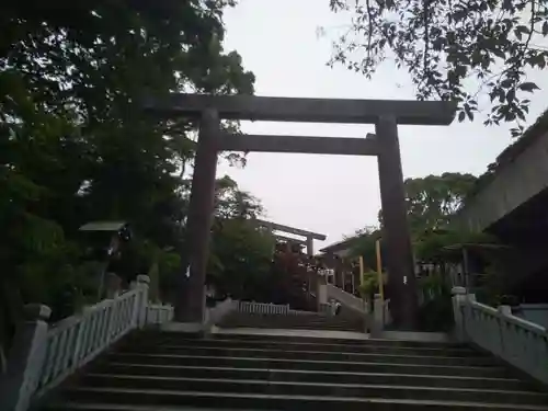 伊勢山皇大神宮の鳥居