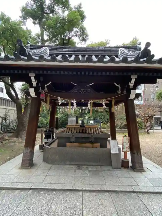 難波神社の手水舎