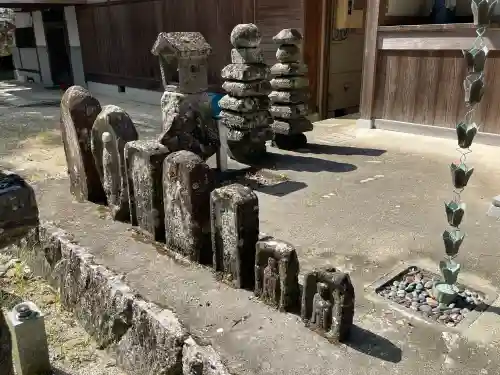 薬師堂の{uncategorized: "未分類", other: "その他", undefined: "問題あり", building: "その他建物", grave: "お墓", sacred_gate: "鳥居", guardian: "狛犬", statue: "像", buddha: "仏像", history: "歴史", nature: "自然", garden: "庭園", animal: "動物", pagoda: "塔", temizu: "手水舎", mountain_gate: "山門・神門", sanctuary: "本殿・本堂", subordinate: "末社・摂社", art: "芸術", scenery: "景色", jizo: "地蔵", ema: "絵馬", goshuin: "御朱印", omikuji: "おみくじ", items: "授与品その他", amulet: "お守り", goshuincho: "御朱印帳", eats: "食事", festival: "お祭り", votive_dance: "神楽", shichigosan: "七五三参", wedding: "結婚式", experience: "体験その他", initially: "初詣", around: "周辺", anti_infection: "感染症対策"}