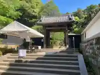 正続院(円覚寺塔所)の{uncategorized: "未分類", other: "その他", undefined: "問題あり", building: "その他建物", grave: "お墓", sacred_gate: "鳥居", guardian: "狛犬", statue: "像", buddha: "仏像", history: "歴史", nature: "自然", garden: "庭園", animal: "動物", pagoda: "塔", temizu: "手水舎", mountain_gate: "山門・神門", sanctuary: "本殿・本堂", subordinate: "末社・摂社", art: "芸術", scenery: "景色", jizo: "地蔵", ema: "絵馬", goshuin: "御朱印", omikuji: "おみくじ", items: "授与品その他", amulet: "お守り", goshuincho: "御朱印帳", eats: "食事", festival: "お祭り", votive_dance: "神楽", shichigosan: "七五三参", wedding: "結婚式", experience: "体験その他", initially: "初詣", around: "周辺", anti_infection: "感染症対策"}