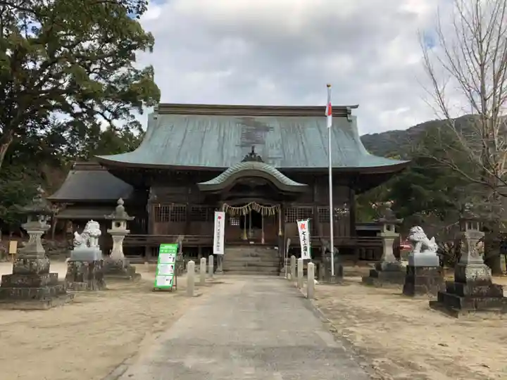 與止日女神社の本殿・本堂