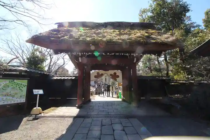 深大寺の山門・神門