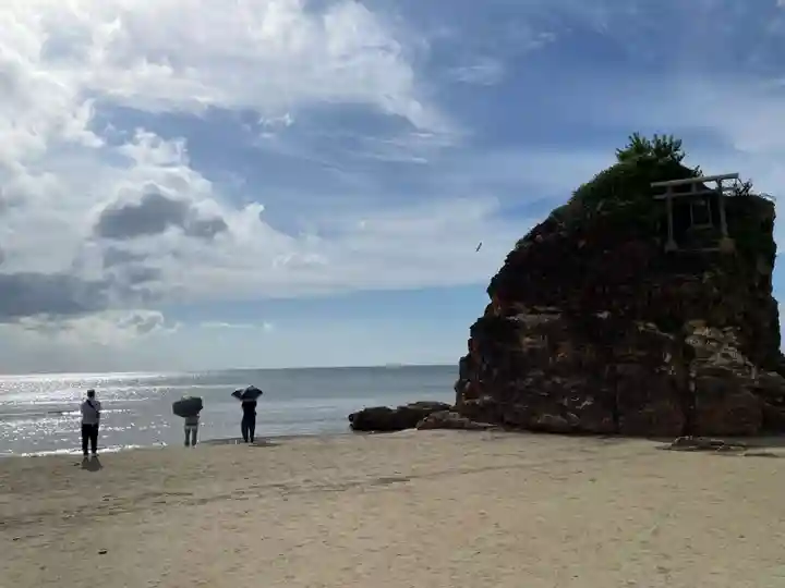 稲佐の浜 弁天島(島根県)