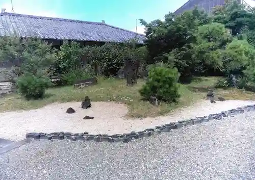 永張寺の庭園