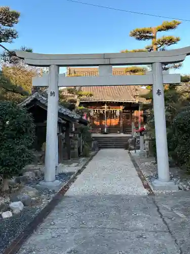 玉三稲荷神社の鳥居