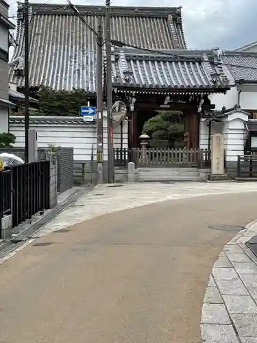 浄念寺の山門