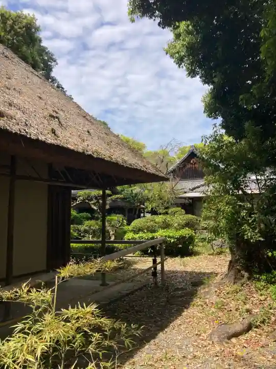 水無瀬神宮の{uncategorized: "未分類", other: "その他", undefined: "問題あり", building: "その他建物", grave: "お墓", sacred_gate: "鳥居", guardian: "狛犬", statue: "像", buddha: "仏像", history: "歴史", nature: "自然", garden: "庭園", animal: "動物", pagoda: "塔", temizu: "手水舎", mountain_gate: "山門・神門", sanctuary: "本殿・本堂", subordinate: "末社・摂社", art: "芸術", scenery: "景色", jizo: "地蔵", ema: "絵馬", goshuin: "御朱印", omikuji: "おみくじ", items: "授与品その他", amulet: "お守り", goshuincho: "御朱印帳", eats: "食事", festival: "お祭り", votive_dance: "神楽", shichigosan: "七五三参", wedding: "結婚式", experience: "体験その他", initially: "初詣", around: "周辺", anti_infection: "感染症対策"}