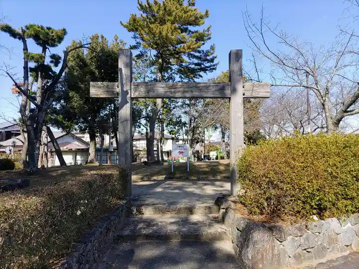 櫻井靖霊神社の周辺
