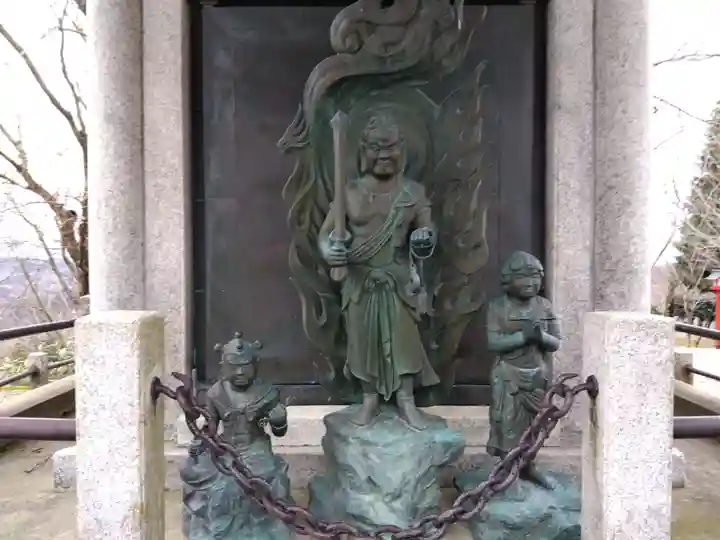 倶利迦羅不動寺山頂本堂(石川県)