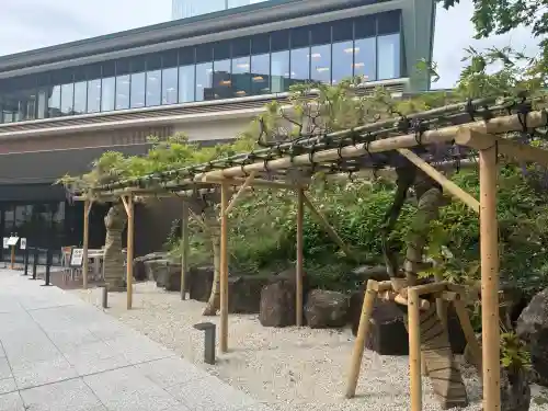日枝神社の{uncategorized: "未分類", other: "その他", undefined: "問題あり", building: "その他建物", grave: "お墓", sacred_gate: "鳥居", guardian: "狛犬", statue: "像", buddha: "仏像", history: "歴史", nature: "自然", garden: "庭園", animal: "動物", pagoda: "塔", temizu: "手水舎", mountain_gate: "山門・神門", sanctuary: "本殿・本堂", subordinate: "末社・摂社", art: "芸術", scenery: "景色", jizo: "地蔵", ema: "絵馬", goshuin: "御朱印", omikuji: "おみくじ", items: "授与品その他", amulet: "お守り", goshuincho: "御朱印帳", eats: "食事", festival: "お祭り", votive_dance: "神楽", shichigosan: "七五三参", wedding: "結婚式", experience: "体験その他", initially: "初詣", around: "周辺", anti_infection: "感染症対策"}