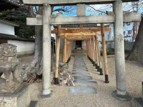 菅原神社の{uncategorized: "未分類", other: "その他", undefined: "問題あり", building: "その他建物", grave: "お墓", sacred_gate: "鳥居", guardian: "狛犬", statue: "像", buddha: "仏像", history: "歴史", nature: "自然", garden: "庭園", animal: "動物", pagoda: "塔", temizu: "手水舎", mountain_gate: "山門・神門", sanctuary: "本殿・本堂", subordinate: "末社・摂社", art: "芸術", scenery: "景色", jizo: "地蔵", ema: "絵馬", goshuin: "御朱印", omikuji: "おみくじ", items: "授与品その他", amulet: "お守り", goshuincho: "御朱印帳", eats: "食事", festival: "お祭り", votive_dance: "神楽", shichigosan: "七五三参", wedding: "結婚式", experience: "体験その他", initially: "初詣", around: "周辺", anti_infection: "感染症対策"}