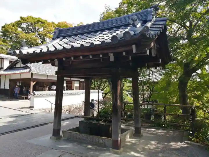 善峯寺の手水舎