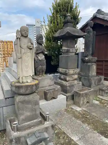 常光寺の{uncategorized: "未分類", other: "その他", undefined: "問題あり", building: "その他建物", grave: "お墓", sacred_gate: "鳥居", guardian: "狛犬", statue: "像", buddha: "仏像", history: "歴史", nature: "自然", garden: "庭園", animal: "動物", pagoda: "塔", temizu: "手水舎", mountain_gate: "山門・神門", sanctuary: "本殿・本堂", subordinate: "末社・摂社", art: "芸術", scenery: "景色", jizo: "地蔵", ema: "絵馬", goshuin: "御朱印", omikuji: "おみくじ", items: "授与品その他", amulet: "お守り", goshuincho: "御朱印帳", eats: "食事", festival: "お祭り", votive_dance: "神楽", shichigosan: "七五三参", wedding: "結婚式", experience: "体験その他", initially: "初詣", around: "周辺", anti_infection: "感染症対策"}