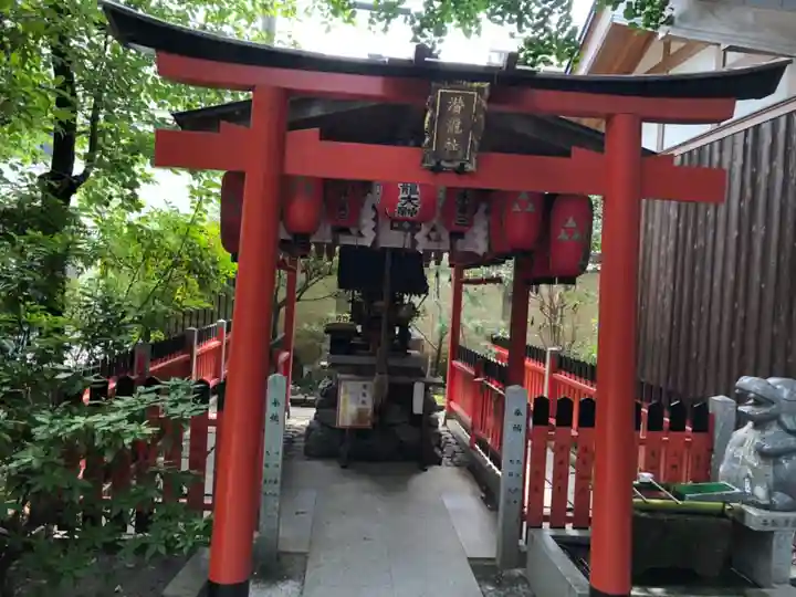 白峯神宮の末社・摂社