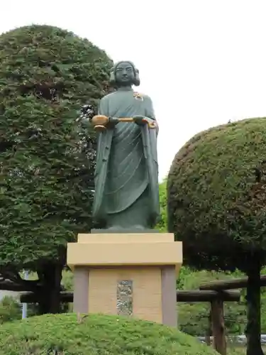 新井薬師（梅照院）の像