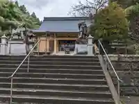 横根寺の本殿・本堂