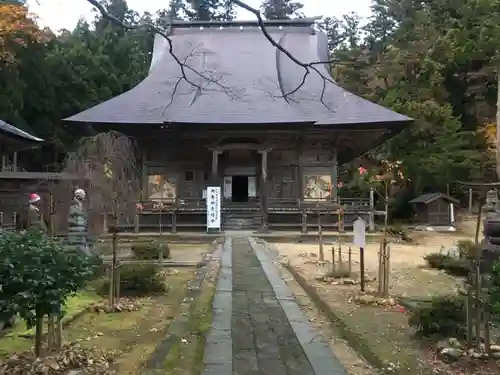 国上寺の本殿・本堂