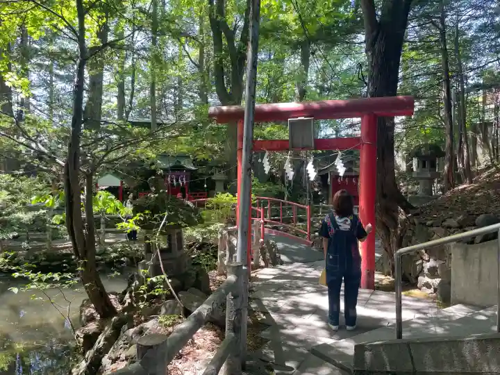 白石神社の{uncategorized: "未分類", other: "その他", undefined: "問題あり", building: "その他建物", grave: "お墓", sacred_gate: "鳥居", guardian: "狛犬", statue: "像", buddha: "仏像", history: "歴史", nature: "自然", garden: "庭園", animal: "動物", pagoda: "塔", temizu: "手水舎", mountain_gate: "山門・神門", sanctuary: "本殿・本堂", subordinate: "末社・摂社", art: "芸術", scenery: "景色", jizo: "地蔵", ema: "絵馬", goshuin: "御朱印", omikuji: "おみくじ", items: "授与品その他", amulet: "お守り", goshuincho: "御朱印帳", eats: "食事", festival: "お祭り", votive_dance: "神楽", shichigosan: "七五三参", wedding: "結婚式", experience: "体験その他", initially: "初詣", around: "周辺", anti_infection: "感染症対策"}