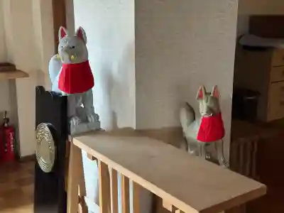 共栄稲荷神社の{uncategorized: "未分類", other: "その他", undefined: "問題あり", building: "その他建物", grave: "お墓", sacred_gate: "鳥居", guardian: "狛犬", statue: "像", buddha: "仏像", history: "歴史", nature: "自然", garden: "庭園", animal: "動物", pagoda: "塔", temizu: "手水舎", mountain_gate: "山門・神門", sanctuary: "本殿・本堂", subordinate: "末社・摂社", art: "芸術", scenery: "景色", jizo: "地蔵", ema: "絵馬", goshuin: "御朱印", omikuji: "おみくじ", items: "授与品その他", amulet: "お守り", goshuincho: "御朱印帳", eats: "食事", festival: "お祭り", votive_dance: "神楽", shichigosan: "七五三参", wedding: "結婚式", experience: "体験その他", initially: "初詣", around: "周辺", anti_infection: "感染症対策"}