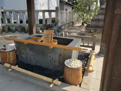 堤治神社の手水舎