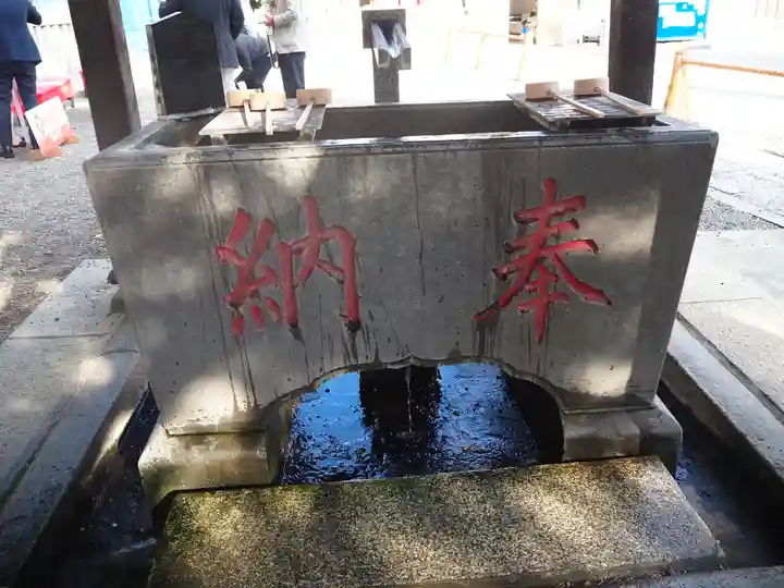草加神社の手水舎