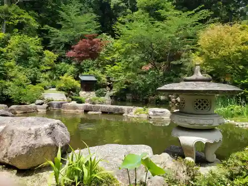 善水寺の庭園