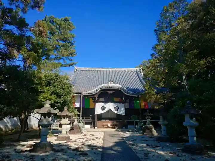 智積院の{uncategorized: "未分類", other: "その他", undefined: "問題あり", building: "その他建物", grave: "お墓", sacred_gate: "鳥居", guardian: "狛犬", statue: "像", buddha: "仏像", history: "歴史", nature: "自然", garden: "庭園", animal: "動物", pagoda: "塔", temizu: "手水舎", mountain_gate: "山門・神門", sanctuary: "本殿・本堂", subordinate: "末社・摂社", art: "芸術", scenery: "景色", jizo: "地蔵", ema: "絵馬", goshuin: "御朱印", omikuji: "おみくじ", items: "授与品その他", amulet: "お守り", goshuincho: "御朱印帳", eats: "食事", festival: "お祭り", votive_dance: "神楽", shichigosan: "七五三参", wedding: "結婚式", experience: "体験その他", initially: "初詣", around: "周辺", anti_infection: "感染症対策"}