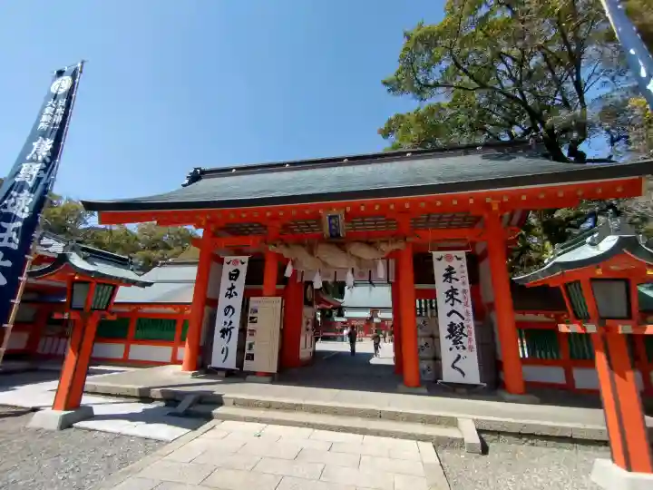 熊野速玉大社の{uncategorized: "未分類", other: "その他", undefined: "問題あり", building: "その他建物", grave: "お墓", sacred_gate: "鳥居", guardian: "狛犬", statue: "像", buddha: "仏像", history: "歴史", nature: "自然", garden: "庭園", animal: "動物", pagoda: "塔", temizu: "手水舎", mountain_gate: "山門・神門", sanctuary: "本殿・本堂", subordinate: "末社・摂社", art: "芸術", scenery: "景色", jizo: "地蔵", ema: "絵馬", goshuin: "御朱印", omikuji: "おみくじ", items: "授与品その他", amulet: "お守り", goshuincho: "御朱印帳", eats: "食事", festival: "お祭り", votive_dance: "神楽", shichigosan: "七五三参", wedding: "結婚式", experience: "体験その他", initially: "初詣", around: "周辺", anti_infection: "感染症対策"}