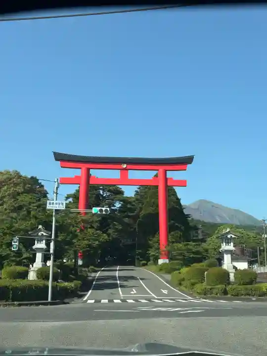 霧島神宮の{uncategorized: "未分類", other: "その他", undefined: "問題あり", building: "その他建物", grave: "お墓", sacred_gate: "鳥居", guardian: "狛犬", statue: "像", buddha: "仏像", history: "歴史", nature: "自然", garden: "庭園", animal: "動物", pagoda: "塔", temizu: "手水舎", mountain_gate: "山門・神門", sanctuary: "本殿・本堂", subordinate: "末社・摂社", art: "芸術", scenery: "景色", jizo: "地蔵", ema: "絵馬", goshuin: "御朱印", omikuji: "おみくじ", items: "授与品その他", amulet: "お守り", goshuincho: "御朱印帳", eats: "食事", festival: "お祭り", votive_dance: "神楽", shichigosan: "七五三参", wedding: "結婚式", experience: "体験その他", initially: "初詣", around: "周辺", anti_infection: "感染症対策"}