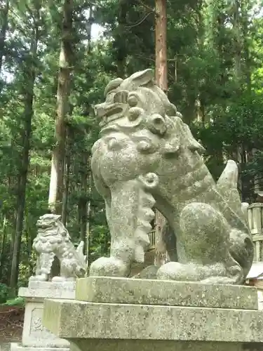 恵那神社の狛犬