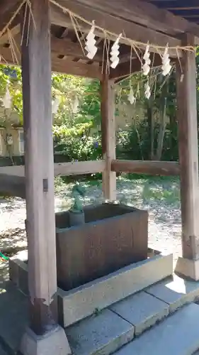 神明宮の手水舎