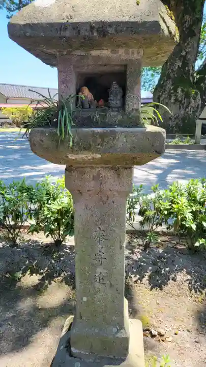 鹿児島神社の{uncategorized: "未分類", other: "その他", undefined: "問題あり", building: "その他建物", grave: "お墓", sacred_gate: "鳥居", guardian: "狛犬", statue: "像", buddha: "仏像", history: "歴史", nature: "自然", garden: "庭園", animal: "動物", pagoda: "塔", temizu: "手水舎", mountain_gate: "山門・神門", sanctuary: "本殿・本堂", subordinate: "末社・摂社", art: "芸術", scenery: "景色", jizo: "地蔵", ema: "絵馬", goshuin: "御朱印", omikuji: "おみくじ", items: "授与品その他", amulet: "お守り", goshuincho: "御朱印帳", eats: "食事", festival: "お祭り", votive_dance: "神楽", shichigosan: "七五三参", wedding: "結婚式", experience: "体験その他", initially: "初詣", around: "周辺", anti_infection: "感染症対策"}