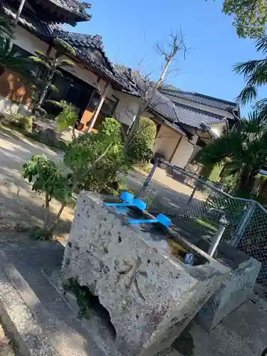 信行寺の手水舎