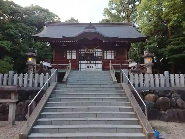 白山神社(市場)の本殿・本堂
