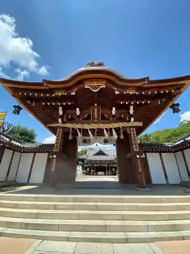 射楯兵主神社の山門